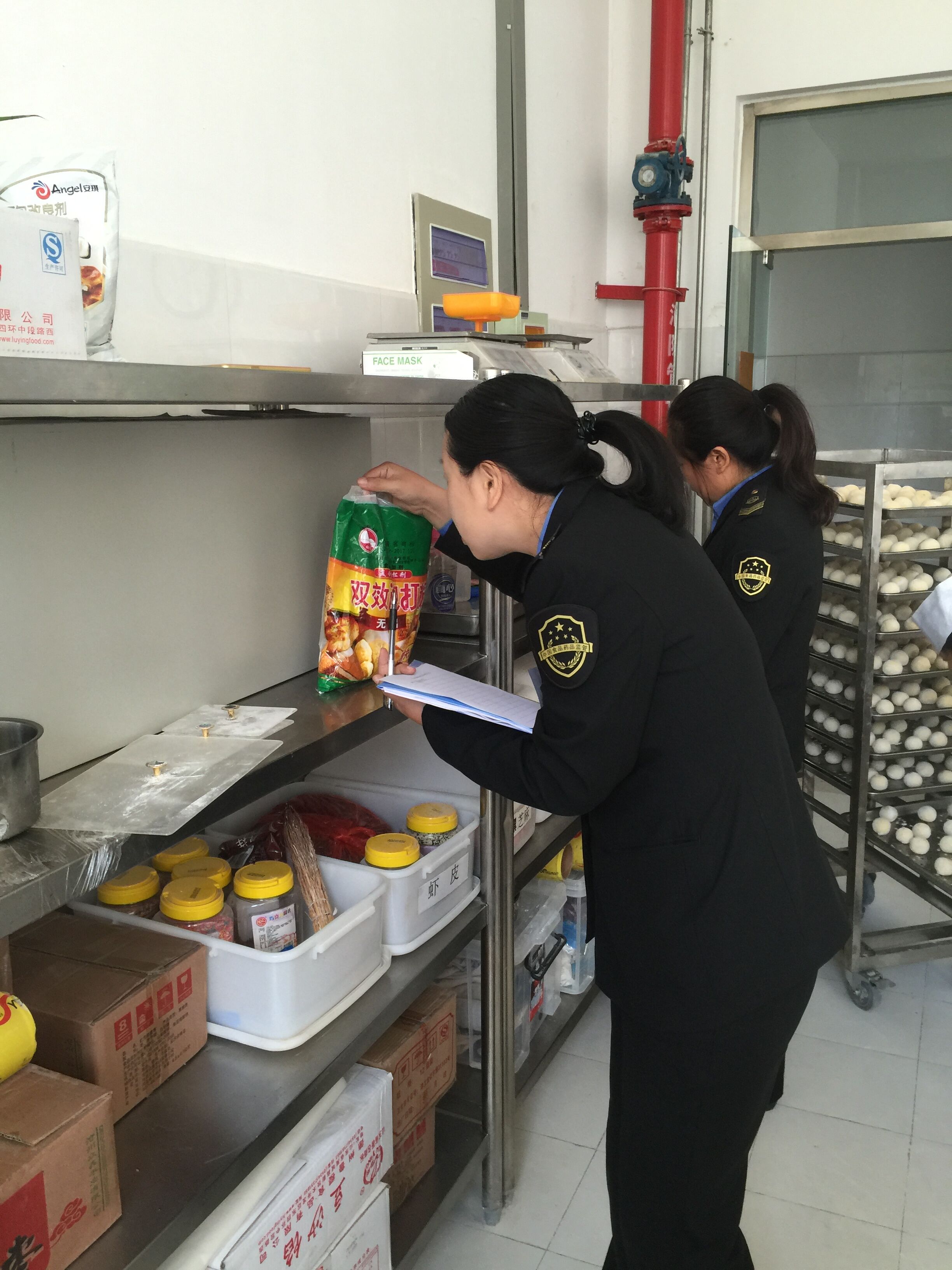 聊城市食藥監局以實戰演練提升餐飲服務食品監管能力